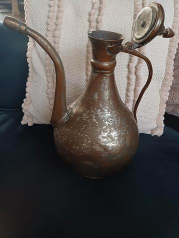 Arabische koperen vintage/antieke  waterkan beschikbaar voor biedingen