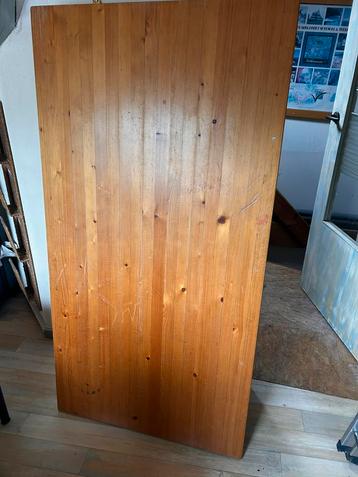 Tafelblad en poten beschikbaar voor biedingen