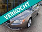Volvo V70 3.2 Momentum Automaat LEER / NAVI / XENON / TREKHA, Zwart, 243 pk, 6 cilinders, 3192 cc