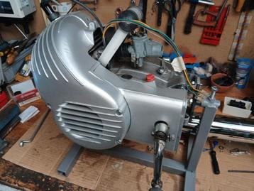Zundap motor bokje handig bij montage/revisie van motor blok beschikbaar voor biedingen
