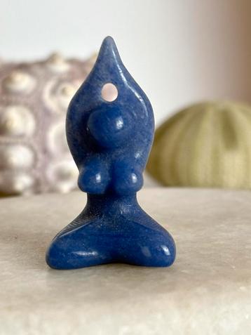 Blauwe aventurijn figuurtje beschikbaar voor biedingen