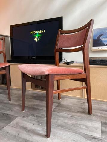 Deens design teak houten stoelen beschikbaar voor biedingen