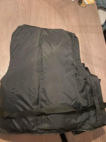 2 Nitro reddingsvesten / waterski vest beschikbaar voor biedingen