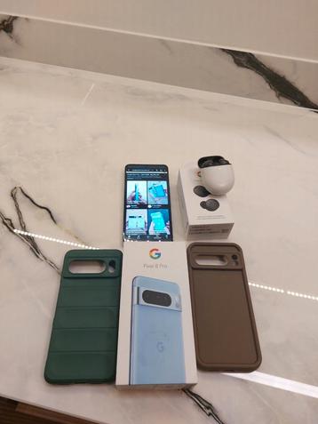 Google Pixel 8 Pro 256GB Blauw + Pixel Buds Pro + Hoesjes beschikbaar voor biedingen