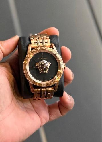 Versace Medusa Icon Horloge beschikbaar voor biedingen