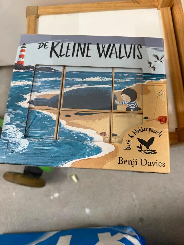 De Kleine Walvis Boek met Puzzel, Boeken, Kinderboeken | Baby's en Peuters, Zo goed als nieuw, 1 tot 2 jaar, Uitklap-, Voel- of Ontdekboek