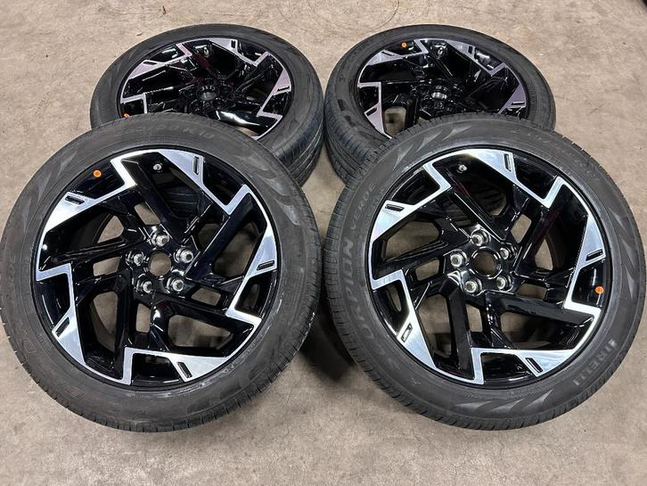 NIEUWE 19 inch originele velgen + zomerbanden Kia Sportage, Auto-onderdelen, Banden en Velgen, Banden en Velgen, Zomerbanden, 19 inch