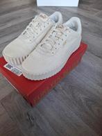 Nieuwe  PUMA Sneackers Carina 3.0 mt 38 Ecru suede, Ophalen of Verzenden, Zo goed als nieuw, Beige
