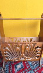 Vintage krantenbak, tijdschriften houder, lectuur standaard, Huis en Inrichting, Woonaccessoires | Krantenbakken en Lectuurbakken