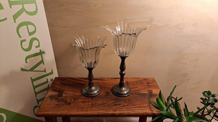 kandelaSet 2 Bloemvormige Glazen Kandelaars, Antiek en Kunst, Antiek | Kandelaars, Overige materialen, Ophalen of Verzenden