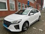 Hyundai IONIQ 1.6 GDI Blue HEV 141 pk DCT 2018 Wit, Auto's, 65 €/maand, Wit, Leder, IONIQ