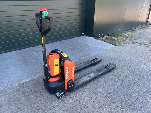 Doosan LPM20N elektrische palletwagen nieuwstaat! (bj 2021), Zakelijke goederen, Machines en Bouw | Heftrucks en Intern transport