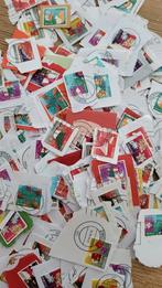 Kilowaar 500 stuks Decemberzegels 2016 op papier. Kerst., Postzegels en Munten, Postzegels | Nederland, Ophalen of Verzenden