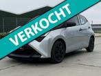 Toyota Aygo 1.0 x-Fun | NAP | AC | Cruise | Dealer onderhoud, Stof, Gebruikt, 4 stoelen, Origineel Nederlands