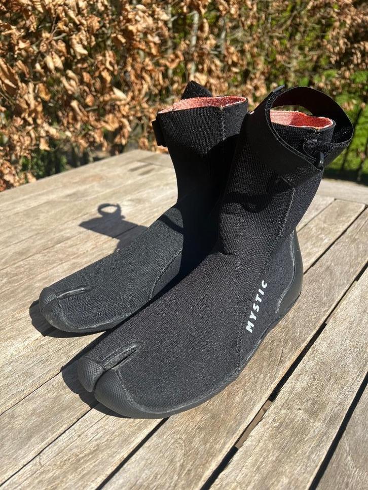 Kite Gear Accessoires - Wetsuits, Helmet & Shoes, Watersport en Boten, Kitesurfen, Zo goed als nieuw, Kitesurf-set, 12 m², Geen board