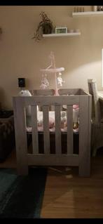 Baby box eiken grijs, Kinderen en Baby's, Boxen, Ophalen, Zo goed als nieuw, Vierkant, In hoogte verstelbaar
