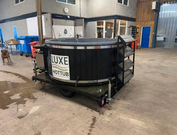 Luxe hottub op aanhanger ideaal voor verhuur beschikbaar voor biedingen