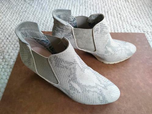 Mjus wit slangenprint leren enkellaars maat 41, Kleding | Dames, Schoenen, Zo goed als nieuw, Lage of Enkellaarzen, Wit, Ophalen of Verzenden