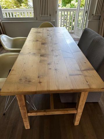 Antiek grenen eettafel beschikbaar voor biedingen