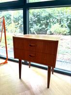 Vintage / retro mid-century deens ladekastje / nachtkastje, Huis en Inrichting, Slaapkamer | Nachtkastjes, Ophalen, Minder dan 45 cm