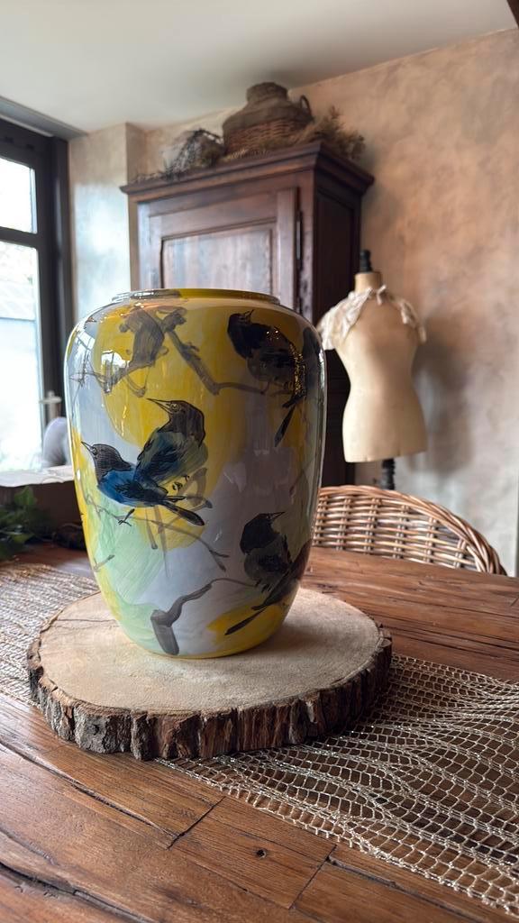 Vaas vogels geel grijs black, Antiek en Kunst, Kunst | Overige Kunst, Ophalen of Verzenden