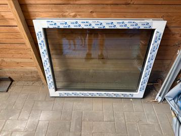 Kunstof kozijn met trippel glas  beschikbaar voor biedingen