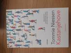 Tommie Niessen - Kastanjehove, Ophalen of Verzenden, Zo goed als nieuw, Tommie Niessen; Loes Wouterson, Nederland