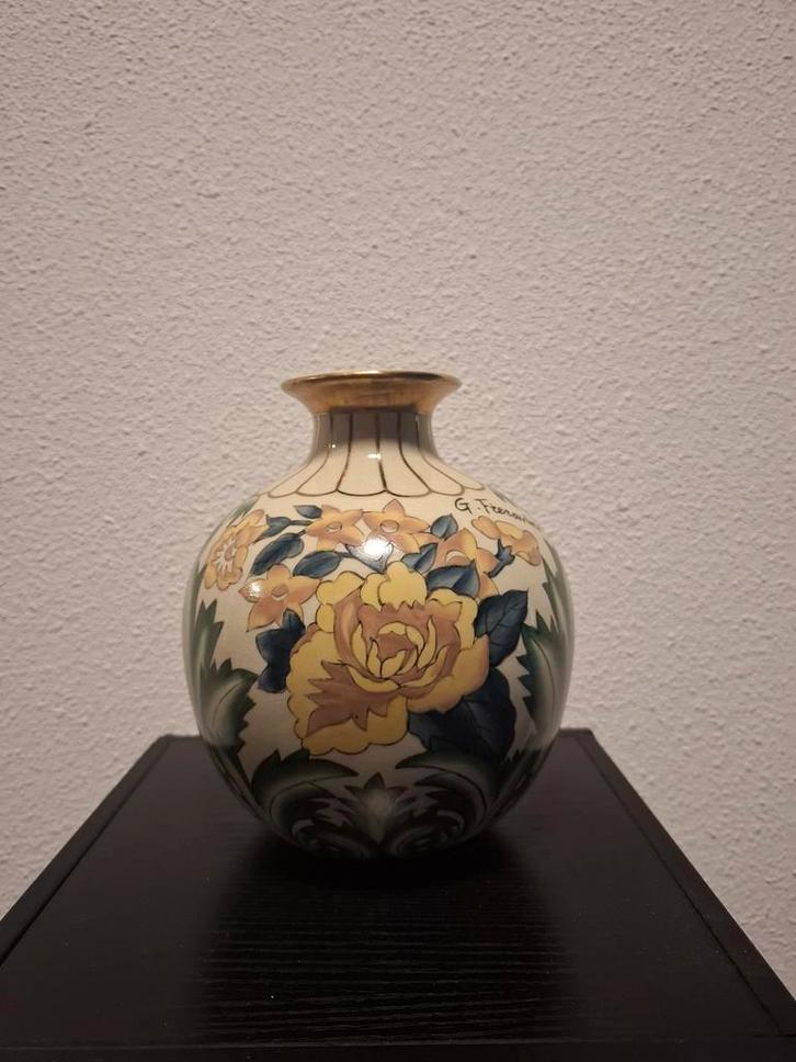 Porselein vaas met narcissen, Antiek en Kunst, Antiek | Vazen, Ophalen