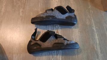 Klimschoenen maat 38 beschikbaar voor biedingen