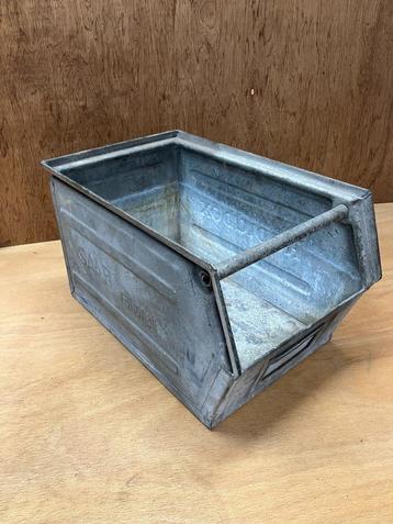 Stalen magazijnbak, grijpbak, vintage, industrieel 20x21x35 beschikbaar voor biedingen