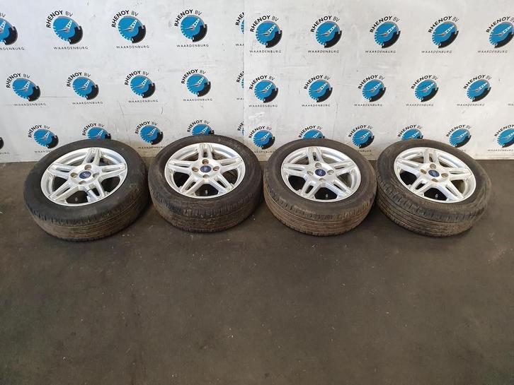 Ford KA + velgen set  15 inch, Auto-onderdelen, Banden en Velgen, Banden en Velgen, Personenwagen, Gebruikt, Ophalen of Verzenden