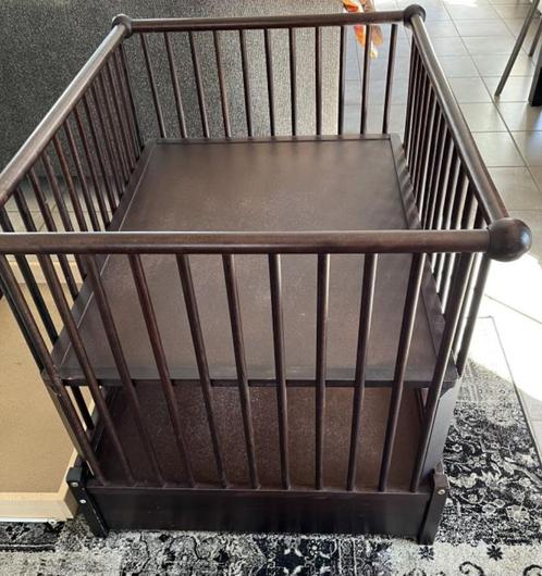 Houten kinderbox vintage donkerbruin, Kinderen en Baby's, Boxen, Gebruikt, Rechthoekig, Boxkleed, Lade, Ophalen