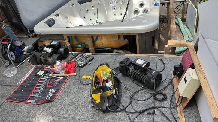 JACCUZI MONTEUR MET TIJD 24/7 binnen 2 dagen tijd !, Tuin en Terras, Bubbelbaden en Hottubs, Zo goed als nieuw, Vast, Pomp, Ophalen of Verzenden