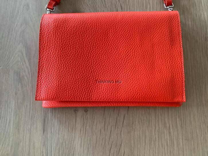 Oranje Thinking Mu Schoudertasje, Sieraden, Tassen en Uiterlijk, Tassen | Damestassen, Nieuw, Schoudertasje, Oranje, Ophalen of Verzenden