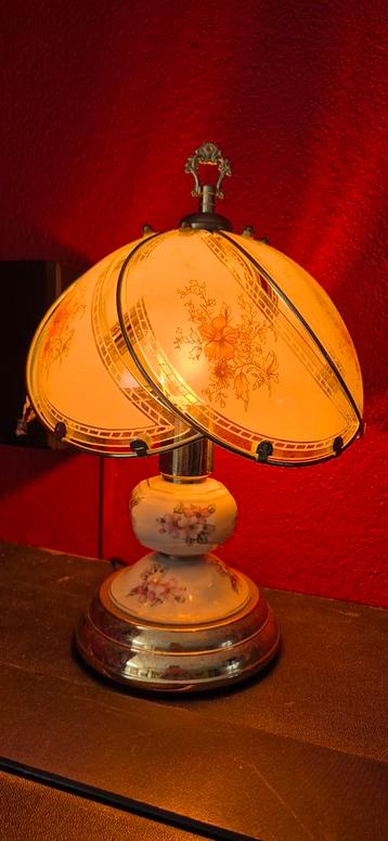 Hollywood Regency Lotus Tafellamp beschikbaar voor biedingen
