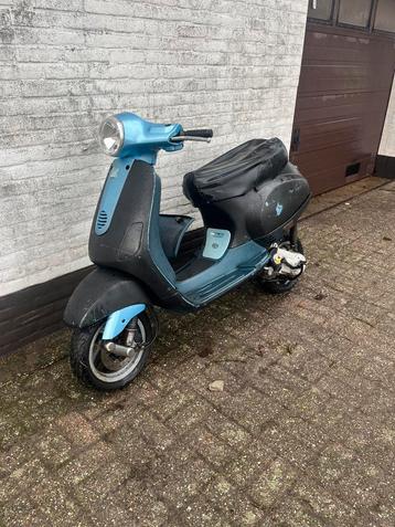 Vespa lx 50 beschikbaar voor biedingen