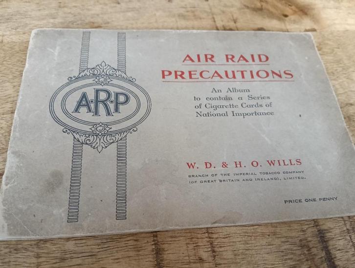 Air raid precautions, Verzamelen, Militaria | Tweede Wereldoorlog, Luchtmacht, Overige typen, Nederland, Ophalen of Verzenden