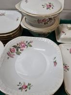 servies wawel rose roos 35 delig, Huis en Inrichting, Keuken | Servies, Ophalen of Verzenden, 'T Olde Gre-j, Info@toldegrej.nl