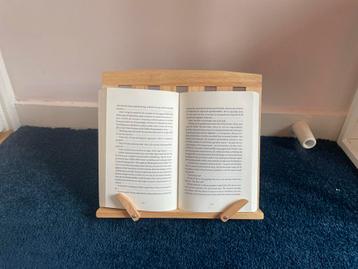 Mooie houten boekhouder beschikbaar voor biedingen