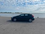 Volvo V40 2.0 T2 122PK 2015 Zwart, Voorwielaandrijving, 65 €/maand, Stof, 4 cilinders