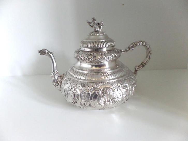 Zilveren Friese theepot uit de 18 eeuw, Antiek en Kunst, Antiek | Goud en Zilver, Zilver, Verzenden