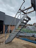 Stalen trap gegalv. Hoog 2.8mtr. Nob117, Doe-het-zelf en Verbouw, Ladders en Trappen, Ophalen, Zo goed als nieuw, 2 tot 4 meter