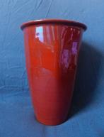 Hoge rode luster geglazuurde achtzijdige vaas Mobach h. 24,2, Antiek en Kunst, Ophalen of Verzenden