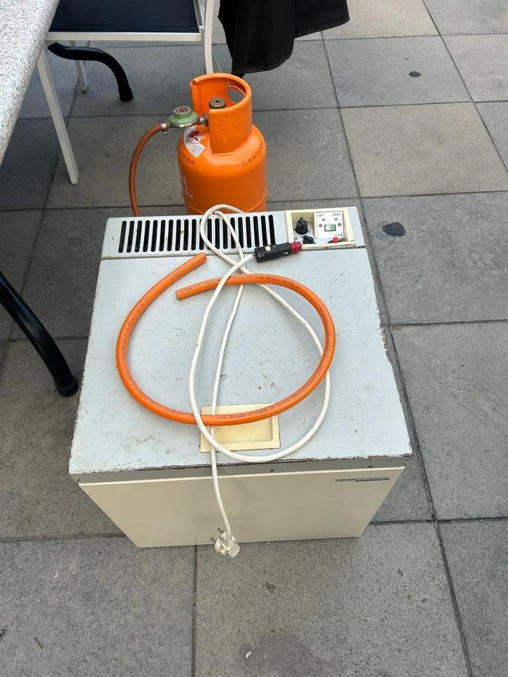 koelbox op gas / 220V en 12 V, Caravans en Kamperen, Koelboxen, Gebruikt, Koelbox, Elektrisch, Ophalen
