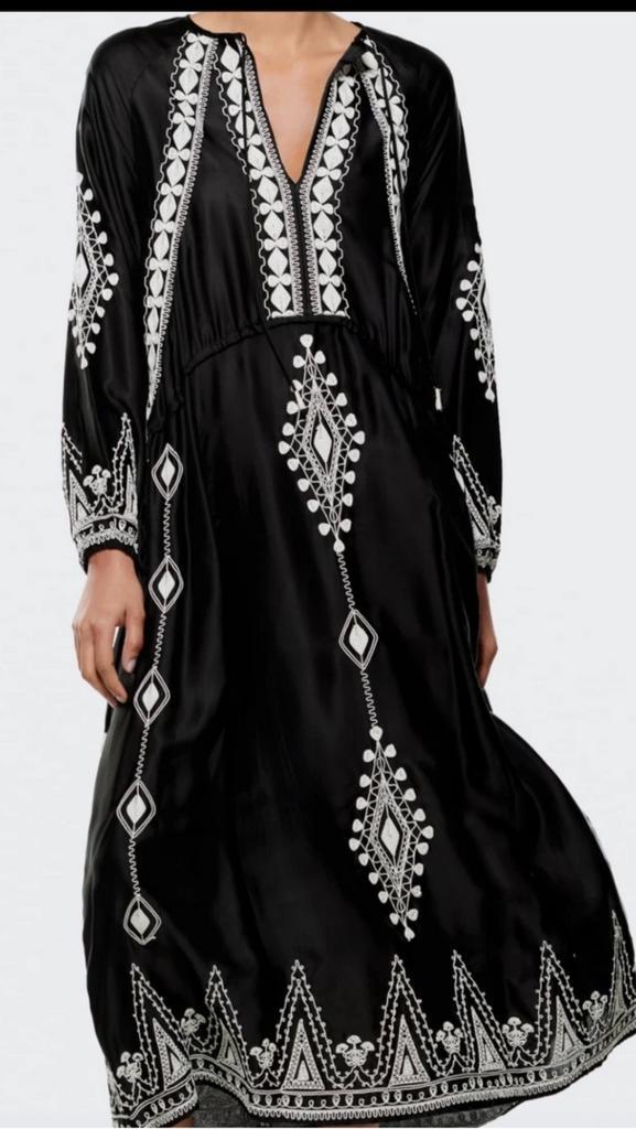 Embroidered dress Zara L zwart glans katoen boho Ibiza jurk, Kleding | Dames, Jurken, Zo goed als nieuw, Maat 42/44 (L), Zwart