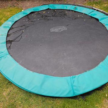 Berg Trampoline 3m - Gebruikt beschikbaar voor biedingen
