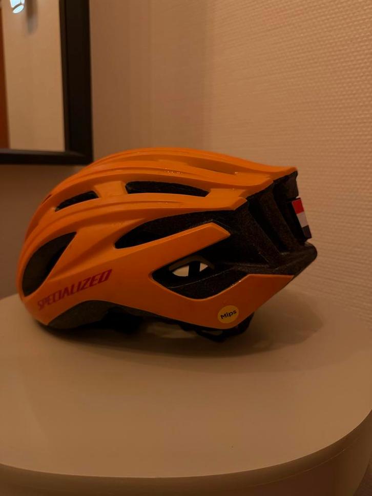 Specialized Fietshelm - Oranje, Fietsen en Brommers, Fietsaccessoires | Fietshelmen, Zo goed als nieuw, Heer of Dame, M, Ophalen of Verzenden