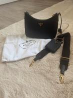 Prada Crossbody Zwart Leer Gouden Details, Sieraden, Tassen en Uiterlijk, Tassen | Damestassen, Ophalen of Verzenden, Zo goed als nieuw