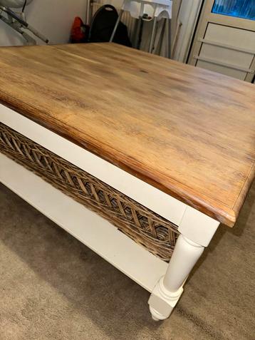 Salontafel beschikbaar voor biedingen