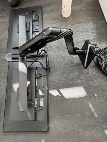 2x Humanscale Monitorarmen incl. Monitoren beschikbaar voor biedingen